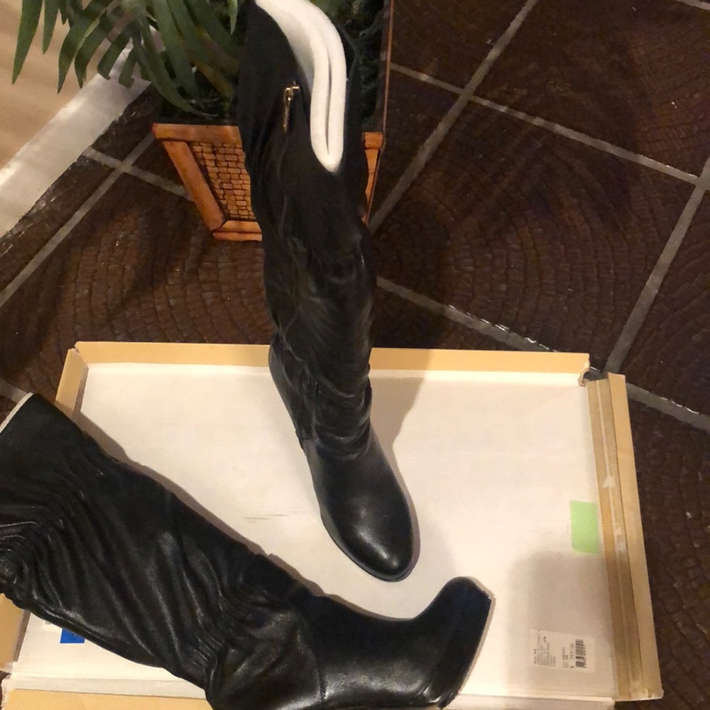 Boots in a great condition, almost new